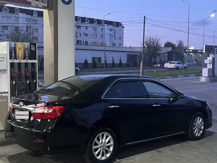 Toyota Camry 2012 года за 7 950 000 тг. в Шымкент – фото 2