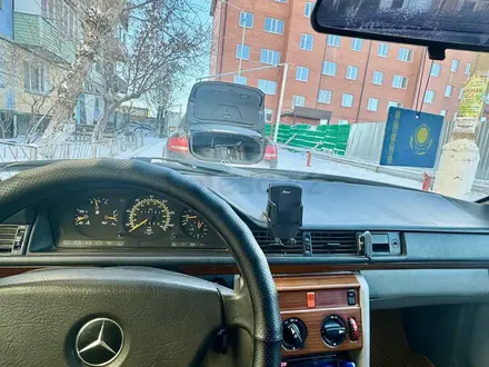 Mercedes-Benz E 200 1992 года за 1 890 000 тг. в Караганда – фото 2