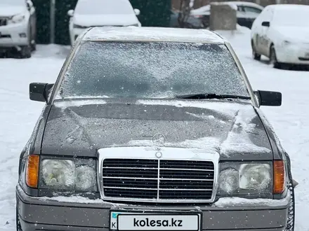 Mercedes-Benz E 200 1992 года за 1 890 000 тг. в Караганда – фото 19