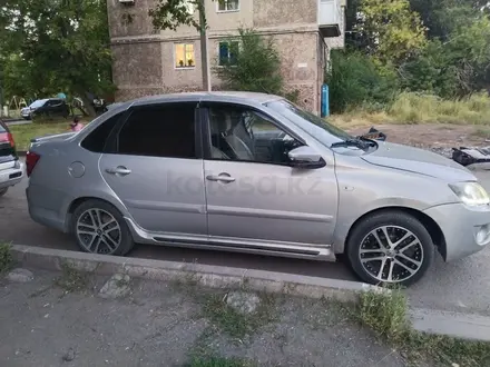 ВАЗ (Lada) Granta 2190 2015 года за 2 500 000 тг. в Караганда – фото 2