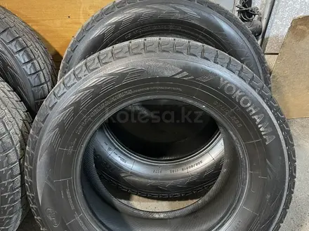 Зимние покрышки 285/60R18 Yokohama за 220 000 тг. в Алматы