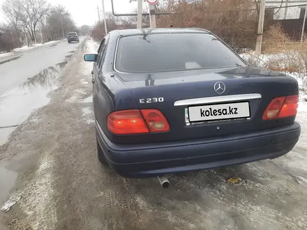 Mercedes-Benz E 230 1997 года за 2 700 000 тг. в Алматы – фото 5