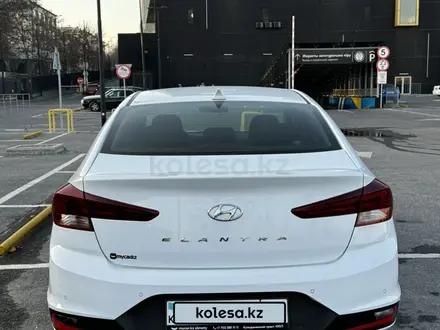 Hyundai Elantra 2019 года за 7 800 000 тг. в Шымкент – фото 5