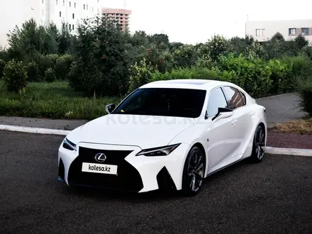 Lexus is-300, 2021