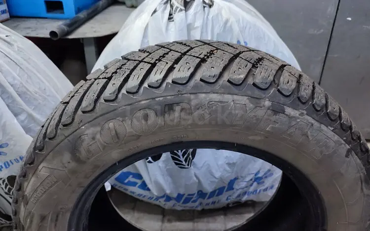 Зимние шины Goodyear UltraGrip 205/65R16 за 40 000 тг. в Астана