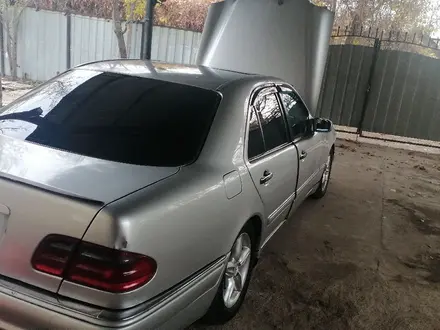 Mercedes-Benz E 430 1995 года за 3 500 000 тг. в Алматы – фото 3