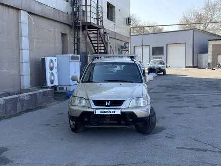 Honda CR-V 2001 года за 3 750 000 тг. в Алматы – фото 2