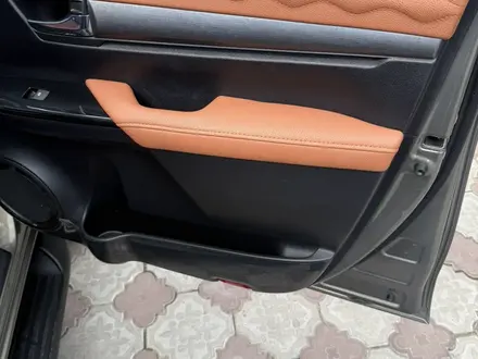 Toyota Hilux 2024 года за 28 500 000 тг. в Уральск – фото 11