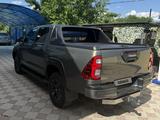 Toyota Hilux 2024 года за 28 500 000 тг. в Уральск – фото 3