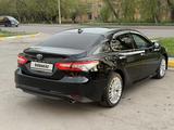 Toyota Camry 2018 года за 13 600 000 тг. в Караганда – фото 4