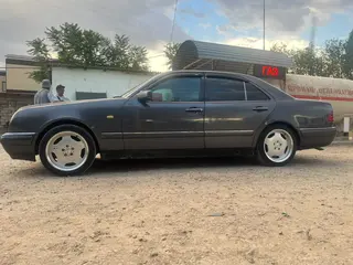 Mercedes-Benz E 280