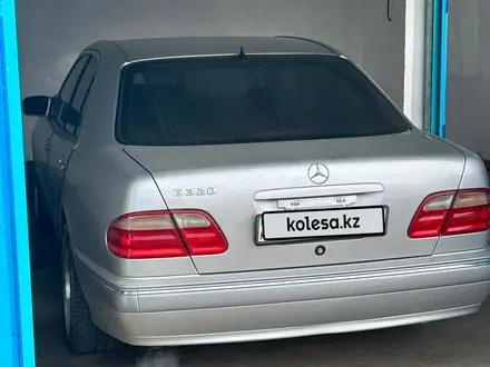 Mercedes-Benz E 320 1999 года за 5 000 000 тг. в Туркестан – фото 13