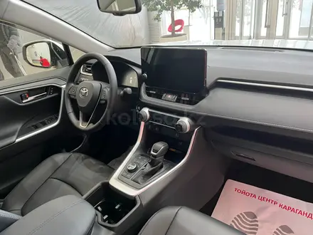 Toyota RAV4 Luxe 2025 года за 24 490 000 тг. в Караганда – фото 14