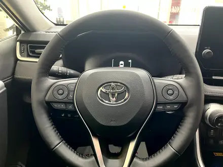 Toyota RAV4 Luxe 2025 года за 24 490 000 тг. в Караганда – фото 17