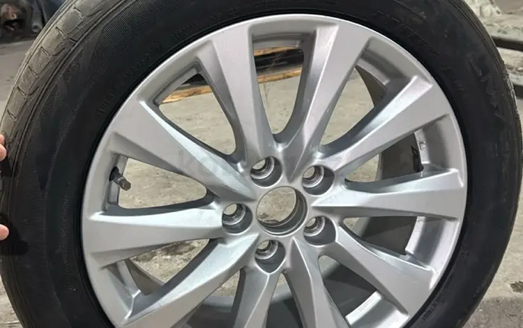 Комплект дисков Toyota с летней резиной Dunlop за 340 000 тг. в Петропавловск