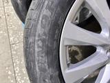 Комплект дисков Toyota с летней резиной Dunlop за 340 000 тг. в Петропавловск – фото 4