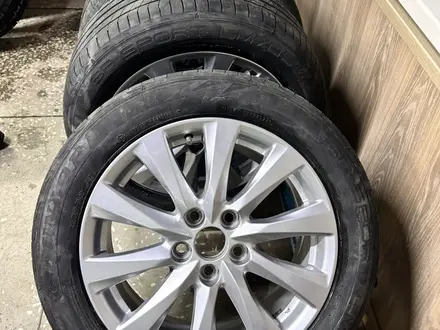 Комплект дисков Toyota с летней резиной Dunlop за 340 000 тг. в Петропавловск