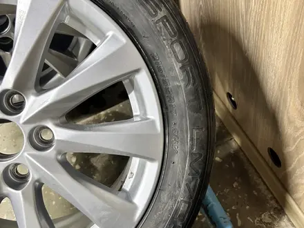 Комплект дисков Toyota с летней резиной Dunlop за 340 000 тг. в Петропавловск – фото 3