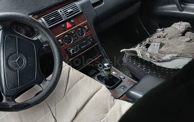 Mercedes-Benz E 230 1996 года за 2 500 000 тг. в Алматы