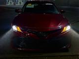 Toyota Camry 2019 года за 10 600 000 тг. в Актобе – фото 2