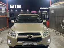 Toyota RAV4, 2010