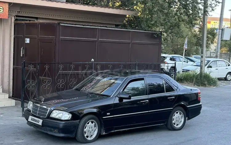 Mercedes-Benz C 230 1997 годаfor2 150 000 тг. в Атырау