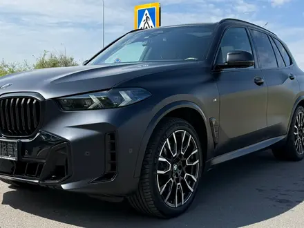BMW X5 2024 года за 55 000 000 тг. в Астана
