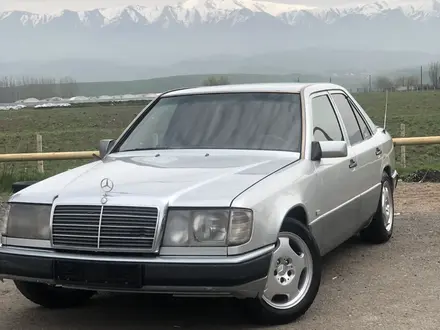 Mercedes-Benz E 220 1993 года за 2 050 000 тг. в Алматы