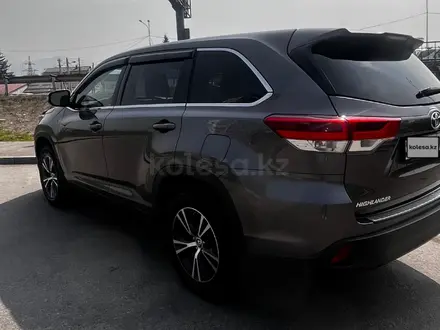 Toyota Highlander 2019 года за 17 800 000 тг. в Алматы – фото 5