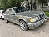 Mercedes-Benz E 260 1991 годаfor1 500 000 тг. в Алматы