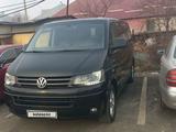 Volkswagen Caravelle 2013 года за 12 500 000 тг. в Алматы