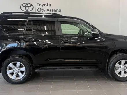 Toyota Land Cruiser Prado Comfort+ 2016 года за 16 490 000 тг. в Астана – фото 18