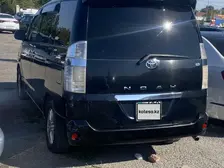 Toyota Noah, 2005