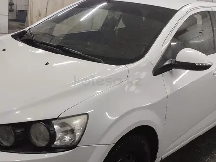 Chevrolet Aveo 2014 года за 3 800 000 тг. в Актобе – фото 2