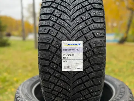 Новые зимние шипованные шины Michelin 255/45R20 — 26 года за 760 000 тг. в Астана