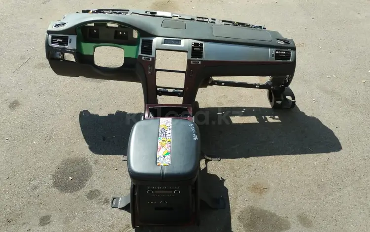 Торпеда панель подлокотник на Cadillac Escalade 3 поколения 2007-2014 за 100 000 тг. в Алматы