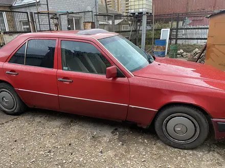 Mercedes-Benz E 260 1989 года за 900 000 тг. в Астана – фото 4