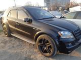 Mercedes-Benz ML 63 AMG 2007 года за 7 000 000 тг. в Тараз – фото 2
