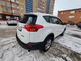 Toyota RAV4 2015 годаfor8 900 000 тг. в Астана – фото 5