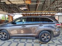 Toyota Highlander 2016 годаfor13 600 000 тг. в Алматы