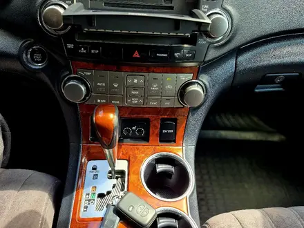 Toyota Highlander 2011 года за 10 300 000 тг. в Астана – фото 16
