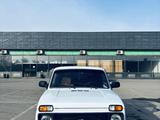 ВАЗ (Lada) Lada 2131 (5-ти дверный) 2000 годаүшін1 000 000 тг. в Алматы
