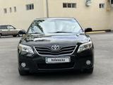 Toyota Camry 2010 года за 7 400 000 тг. в Тараз – фото 2