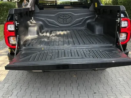 Toyota Hilux 2025 года за 30 300 000 тг. в Алматы – фото 4