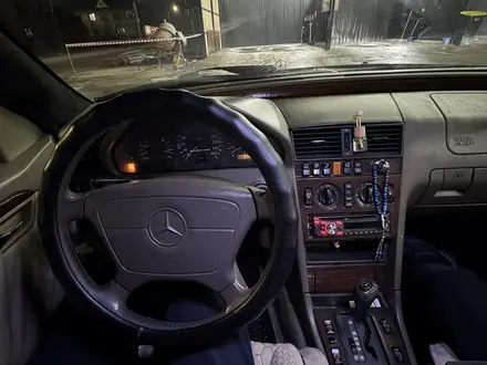 Mercedes-Benz C 280 1995 года за 1 400 000 тг. в Алматы – фото 3