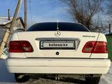 Mercedes-Benz E 230 1997 года за 1 850 000 тг. в Семей – фото 5