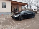 Toyota Camry 2015 года за 10 700 000 тг. в Шымкент – фото 2