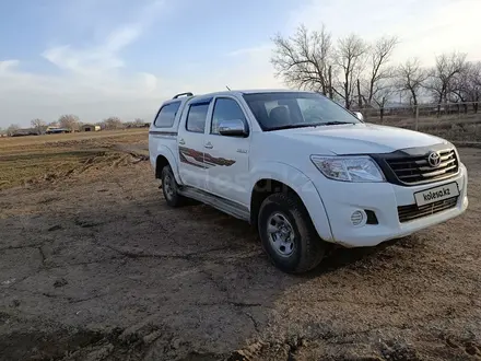 Toyota Hilux 2013 года за 7 500 000 тг. в Уральск – фото 3