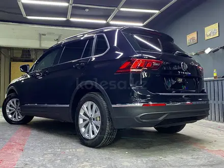 Volkswagen Tiguan 2021 года за 13 900 000 тг. в Алматы – фото 3