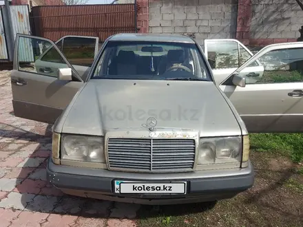 Mercedes-Benz E 230 1991 года за 1 300 000 тг. в Алматы – фото 9